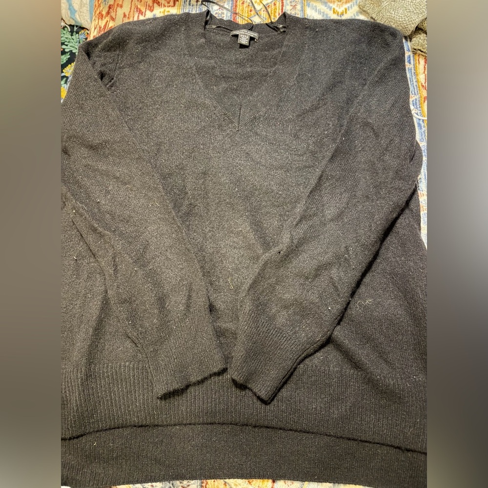 Saks Fifth Avenue Black 100% Cashmere Crewneck Sweater